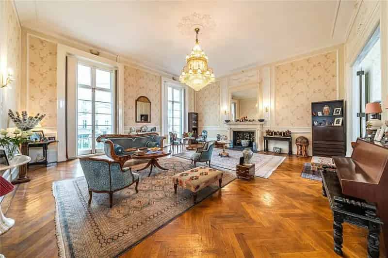 4 bedroom flat for sale