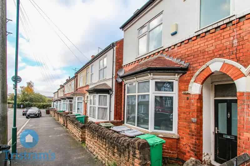 6 Bedroom Student House to Rent Near University