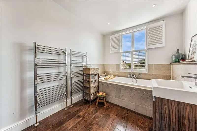 3 bed flat for sale