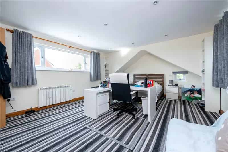5 Bedroom Bungalow Stibbington Family Home