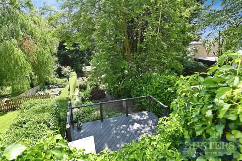 4 Bed House for Sale - Large Garden, Home Office, Family Home