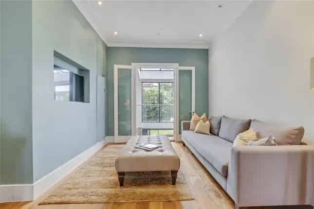 6 Bedroom House for Sale in Honeywell Road SW11