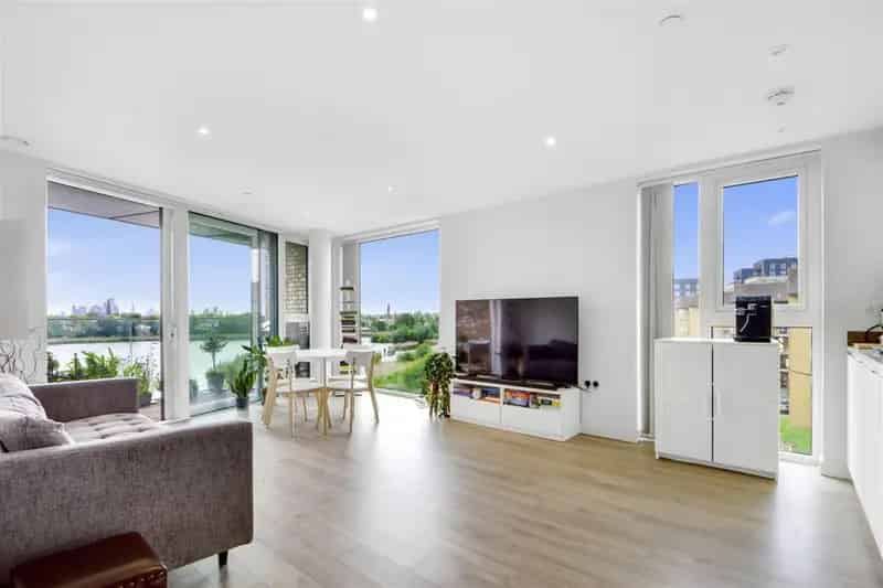 2 Bedroom Apartment For Sale Near Woodberry Wetlands