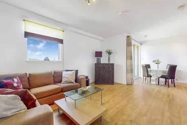 Glasgow Harbour 2-Bedroom Apartment for Sale