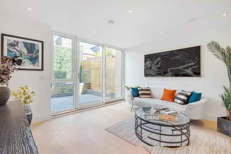 House For Sale in London, England