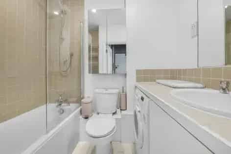 2 Double Bedroom Flat 127m² London