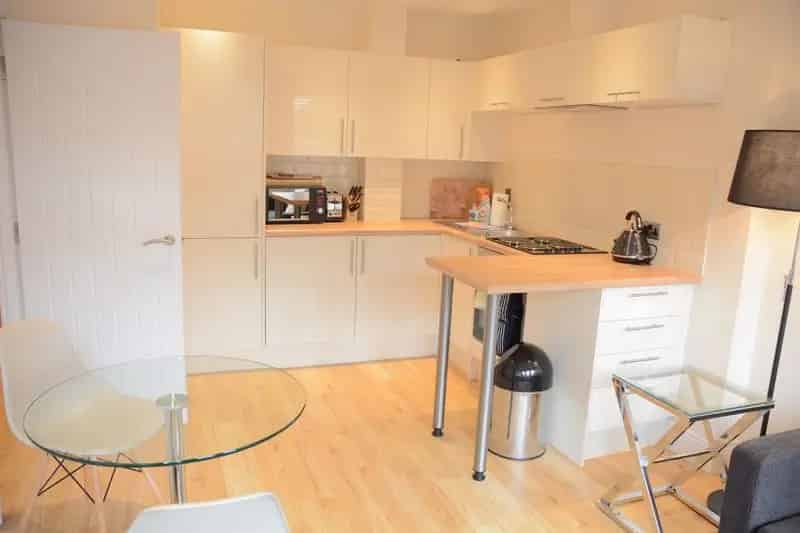 1 Bedroom Apartment Near MINI Plant Cowley
