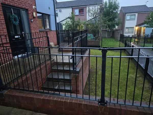 2 Bedroom House Handsworth Near Asda KFC McDonald's Gated Parking
