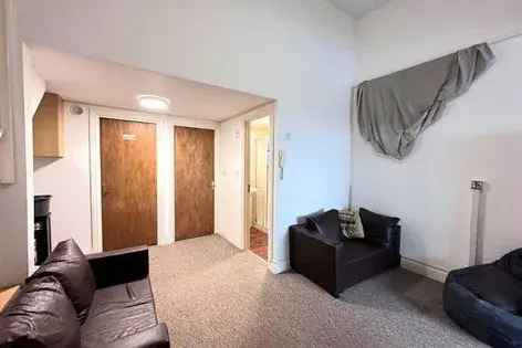3 Bedroom Student Flat Southampton Available July 2025