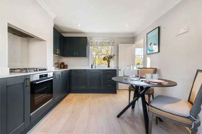 3-Bedroom Georgian House Highgate High Street London