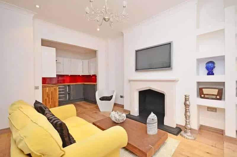 2 bed flat for sale