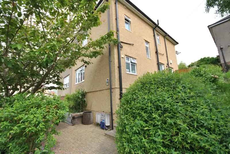 2 Bedroom Flat to Rent Near Troopers Hill Nature Reserve
