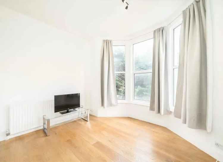 Two Bedroom Apartment near Ealing Broadway Station