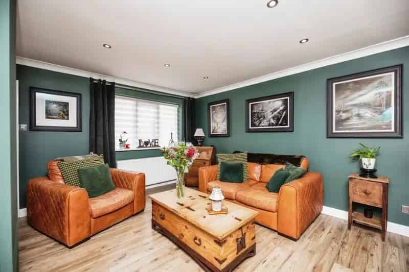 Spacious Semi-Detached House in Selby with 3 Bedrooms and Garden