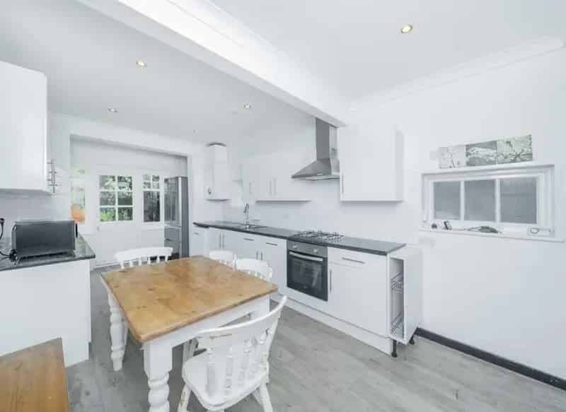 3 Bedroom House with Garden and Parking
