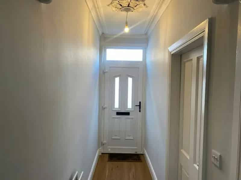 Spacious 3 Bed End Terrace House Ormeau Road Private Parking