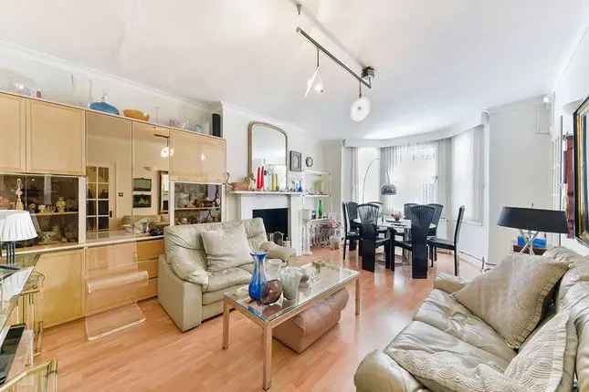 Terraced House with 11 Studio Rooms - HMO License