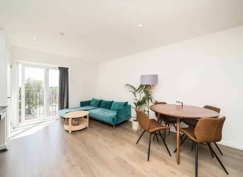 One Double Bedroom Apartment Kingston Road Wimbledon