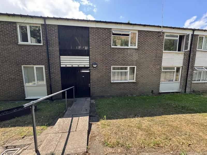 3 Bedroom Flat to Rent Roman Way