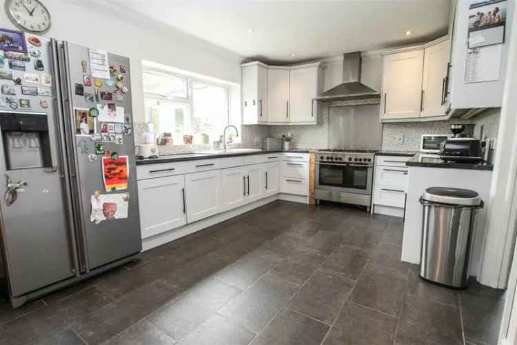 4 Bedroom Detached House for Sale in Hook End Near Brentwood