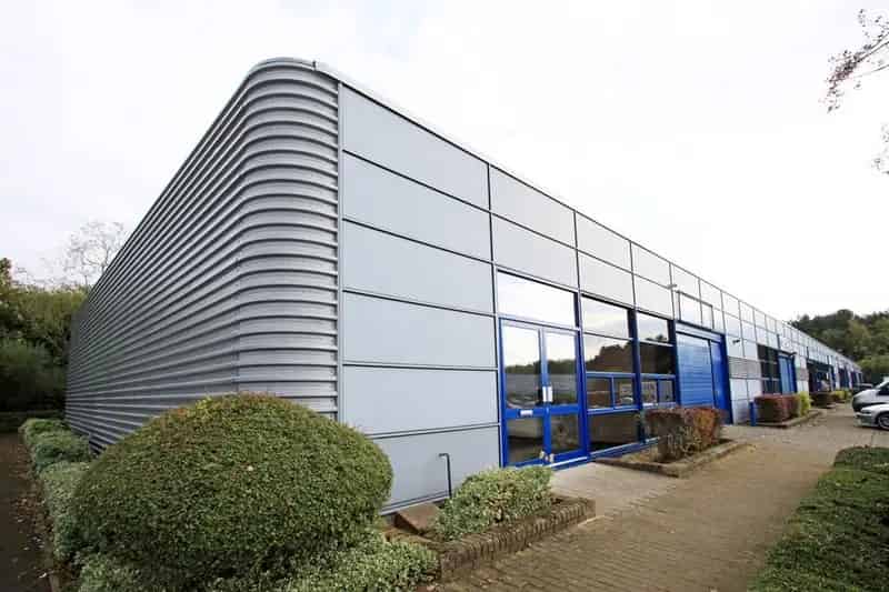 Refurbished Workshop Warehouse Unit Near M1 Junction 14