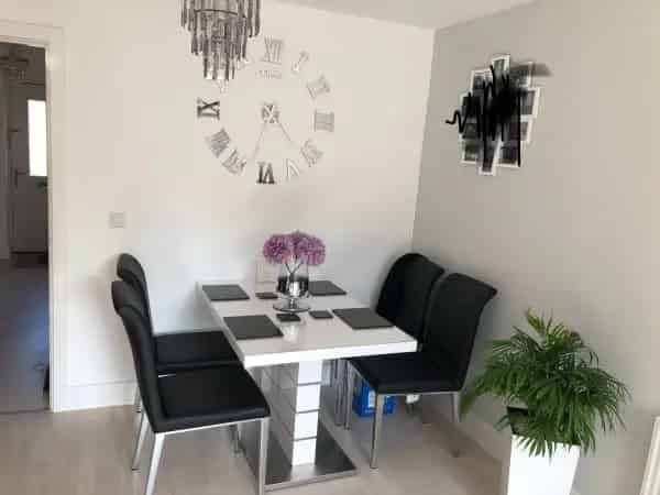Large Semi Detached House Two Three Bedrooms Driveway Havant Portsmouth