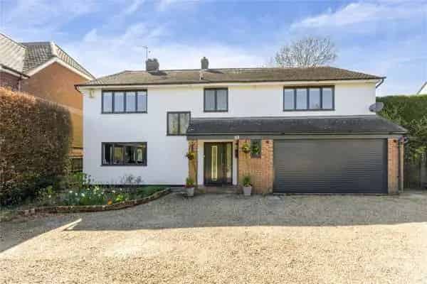 Superb Family Home in Redbourn with Landscaped Gardens