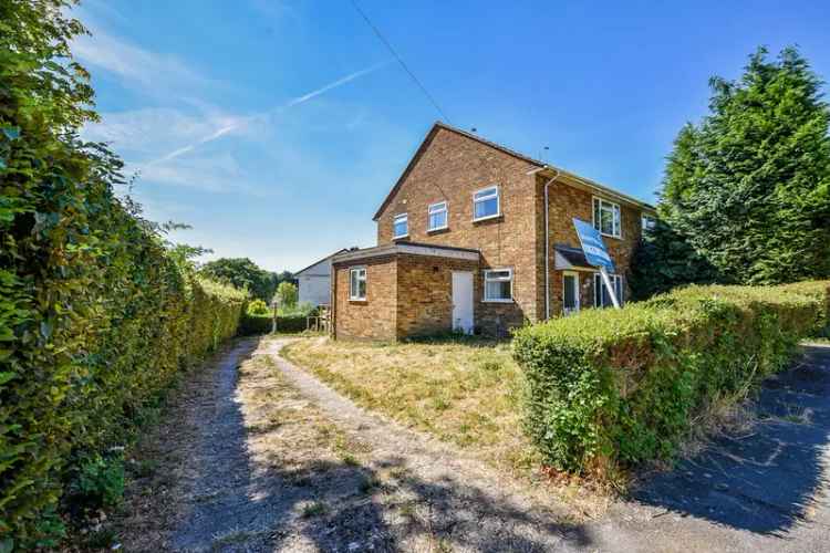 Semi-detached house For Rent in Winchester, England