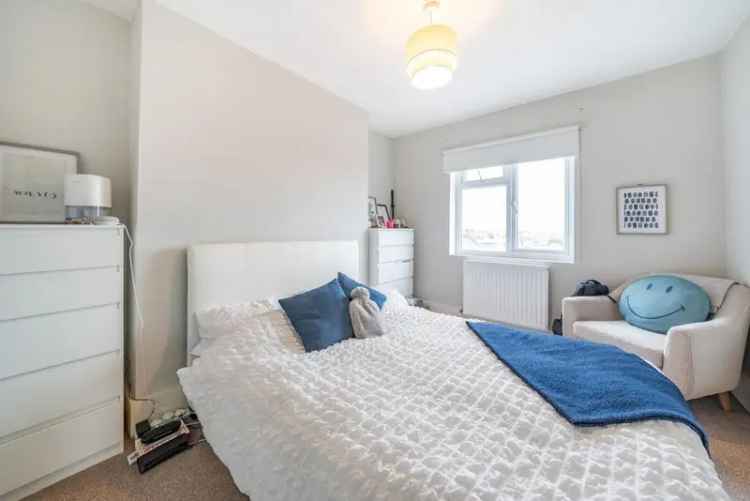 Flat For Sale in London, England