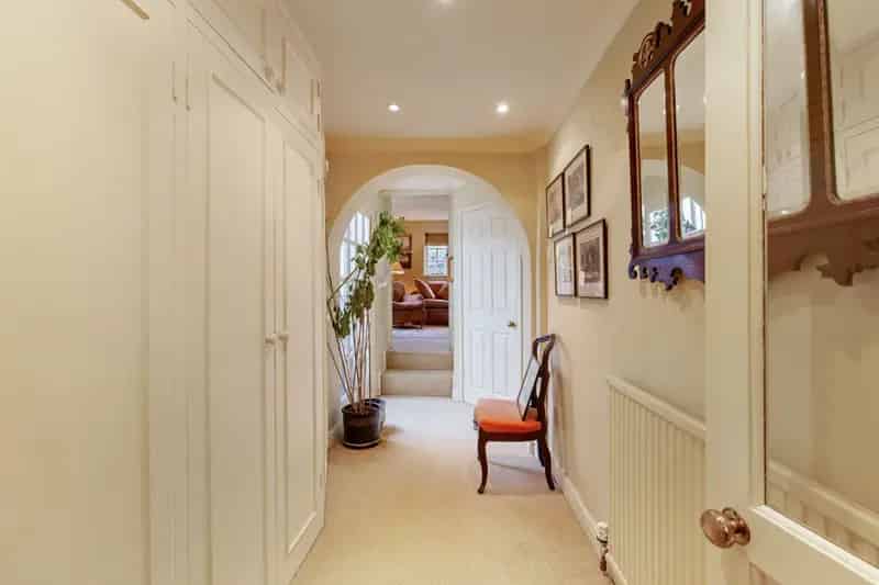 3 Bedroom Detached Cottage for Sale in Eastcourt