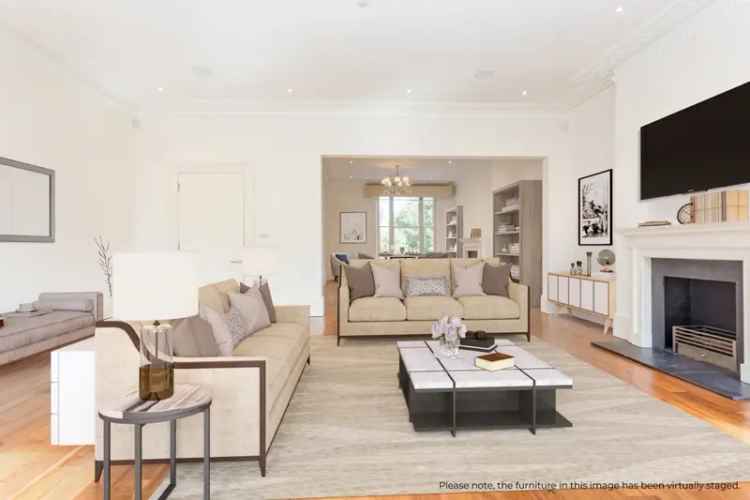 7 Bedroom Semi-Detached House Crouch End