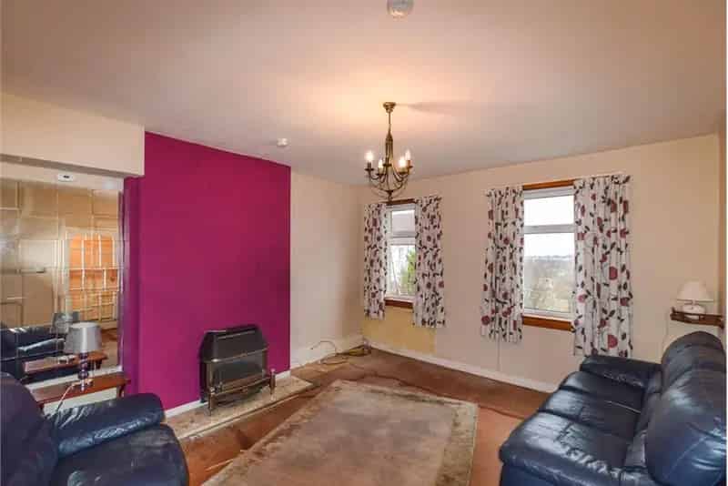 3 Bed Semi Detached House Near Amenities