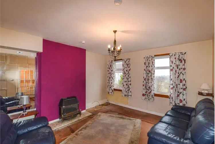 3 Bed Semi Detached House Near Amenities