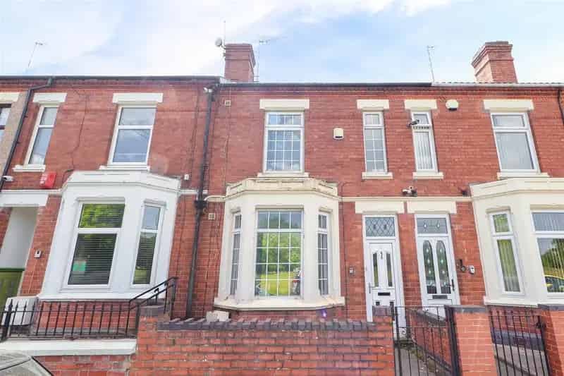 5 Bedroom Terraced House To Rent