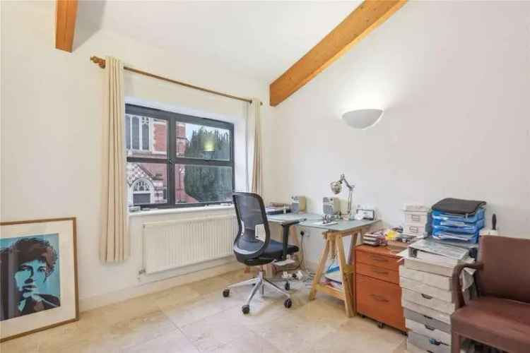 2 bed flat for sale