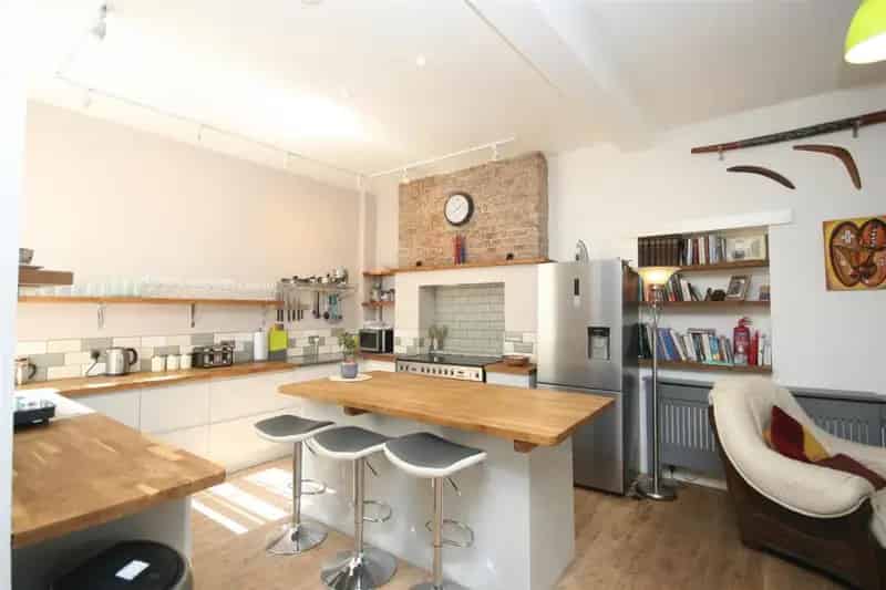 4 Bedroom Maisonette for Sale