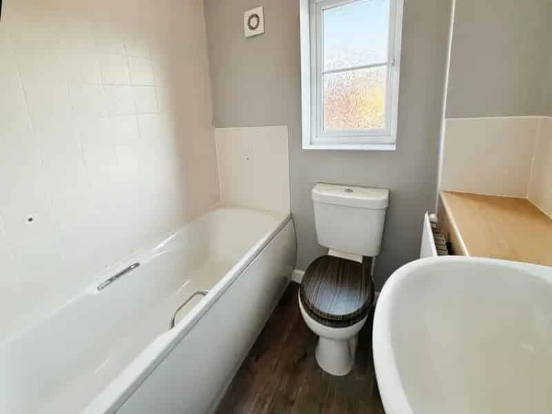 3 Bedroom House For Sale Gainsborough No Onward Chain