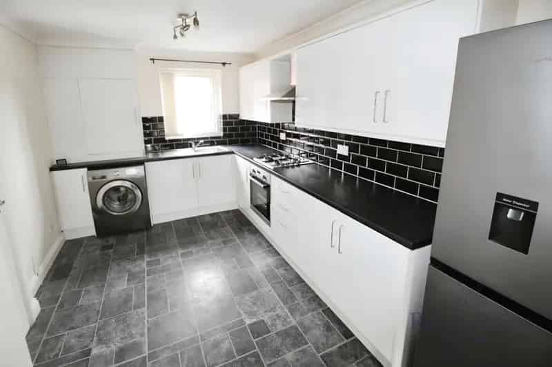 3 Bedroom End Terrace House Rothwell LS26