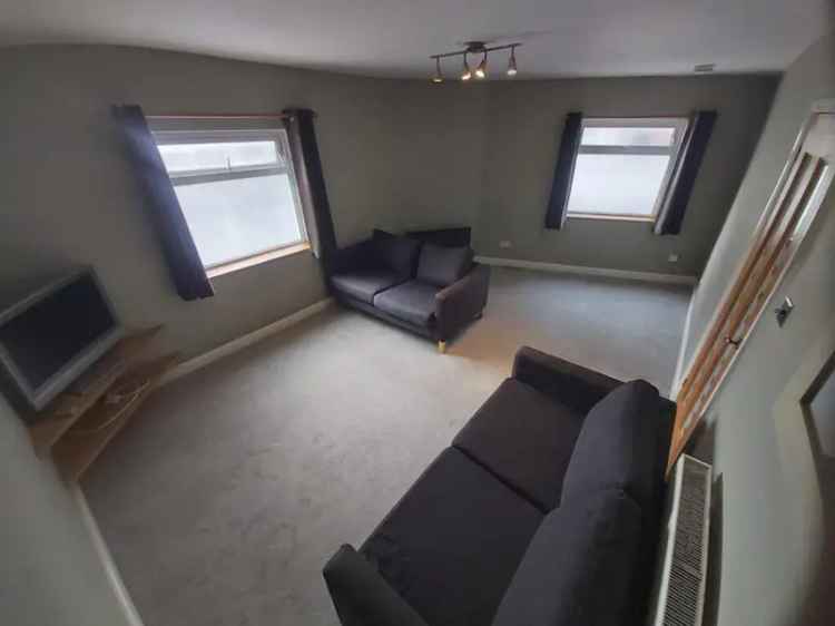 3 Bedroom Semi-Detached House Eastville Bristol