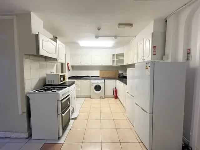 4 Bedroom 2 Bathroom HMO Stratford Near Plaistow Station