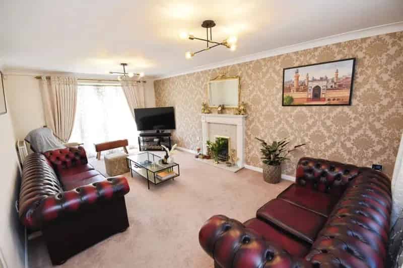 5 Bedroom House with 2 En-Suites Large Garden Braintree