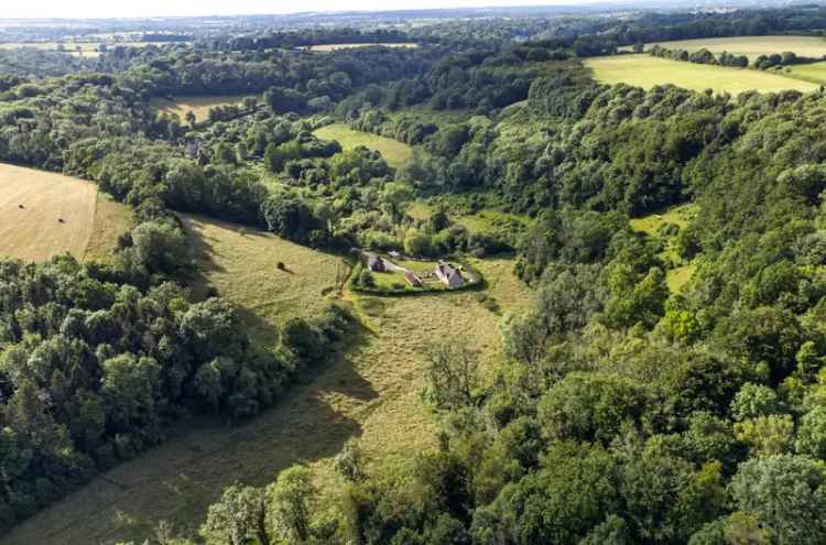 Grade II Listed 4-Bedroom Home in 41 Acres