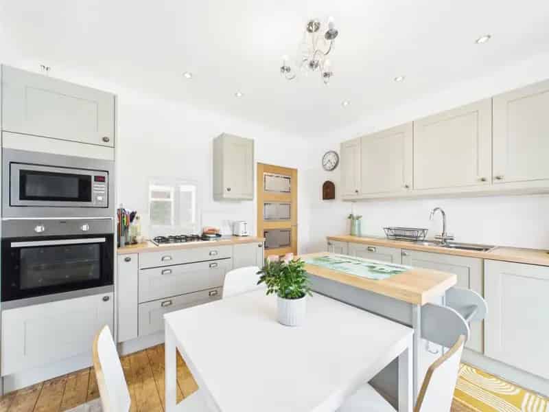 3 Bedroom Bungalow for Sale in Southbourne