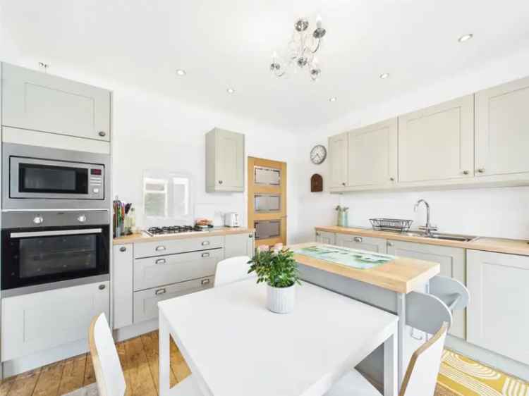 3 Bedroom Bungalow for Sale in Southbourne