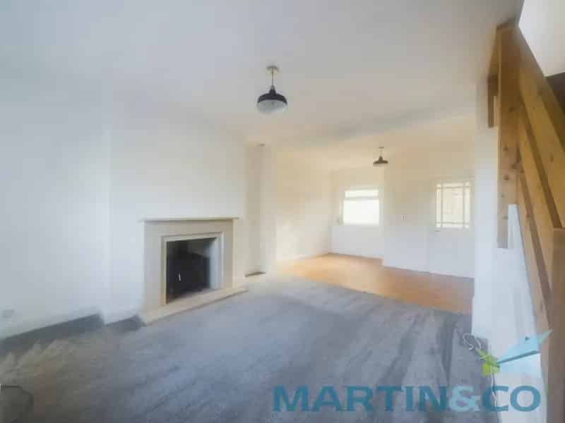 2 bedroom House
 To Rent