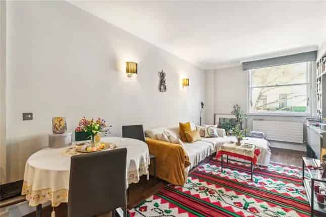 Stylish 2-Bed 2-Bath Apartment Portland Place London