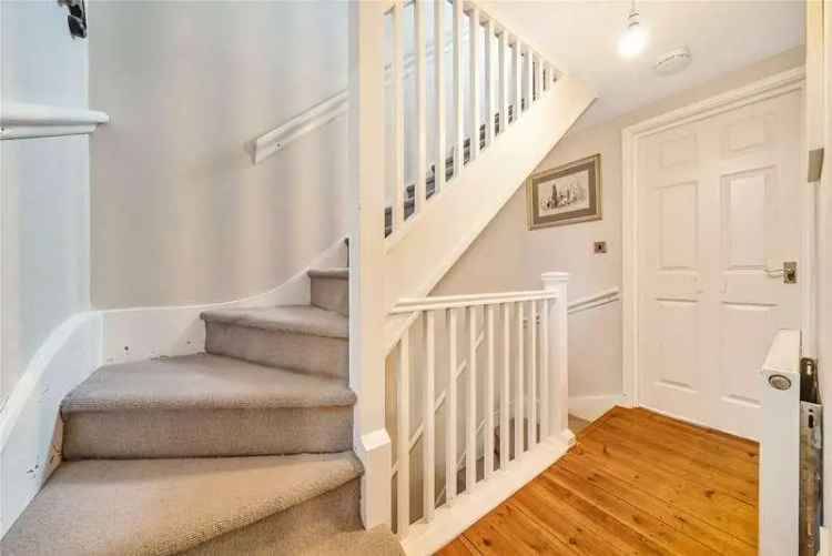 3 Bed Character Cottage Near Village Centre