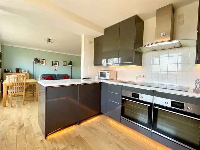 2 Bedroom Flat for Sale in Glasgow