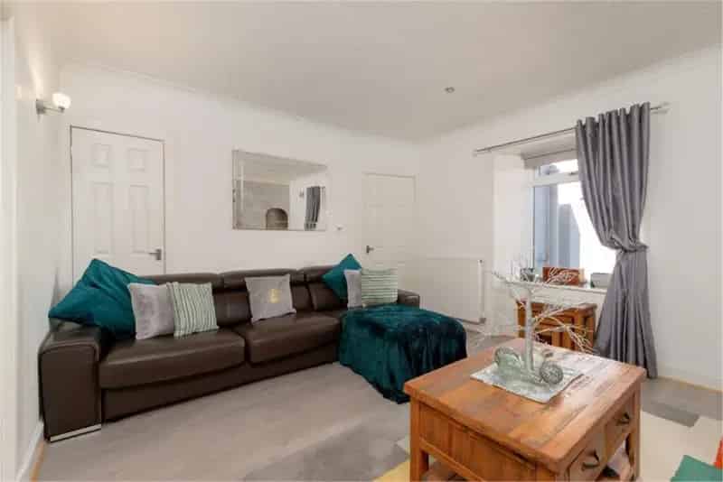 2 Bed End Terraced House Loanhead - 2 Reception Rooms