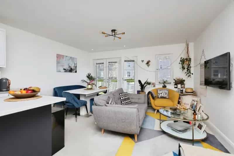 Luxury Two Bedroom Apartment Near Town Centre